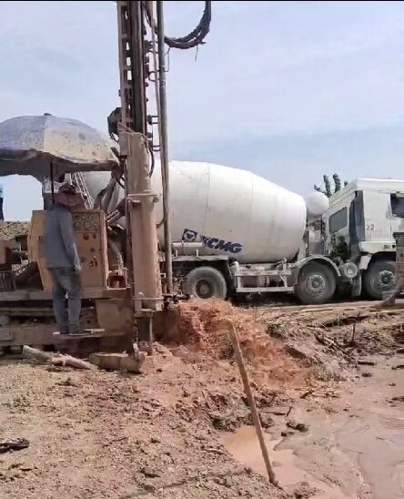 英山岩石井施工