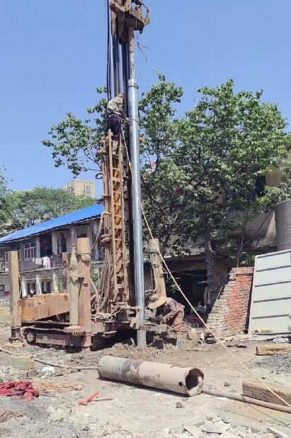 英山岩石井